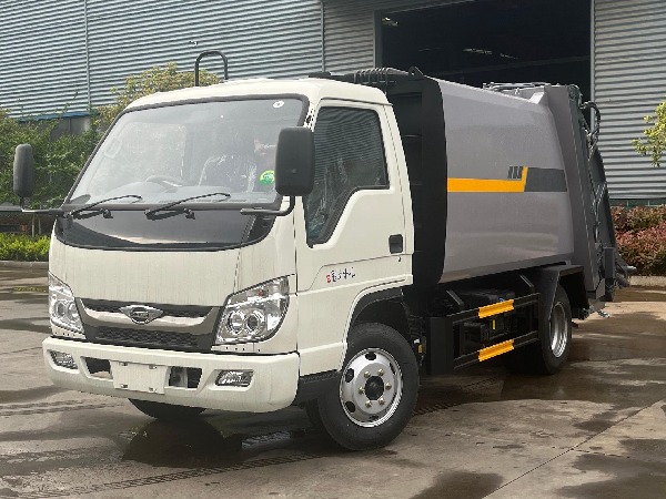 4方福田壓縮式垃圾車